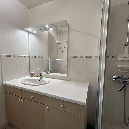 2 Pieces Avec Loggia, A 100m De La - 4 Couchages, Tv, Lave-linge, Proche Commerces - Fr-1-224c-311 Διαμέρισμα