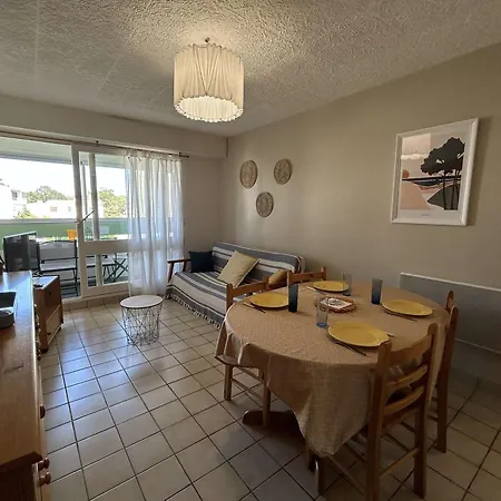 2 Pièces Avec Loggia, à 100m De La - 4 Couchages, Tv, Lave-linge, Proche Commerces - Fr-1-224c-311 *