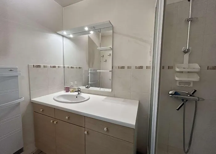 2 Pièces Avec Loggia, à 100m De La - 4 Couchages, Tv, Lave-linge, Proche Commerces - Fr-1-224c-311 Apartamento